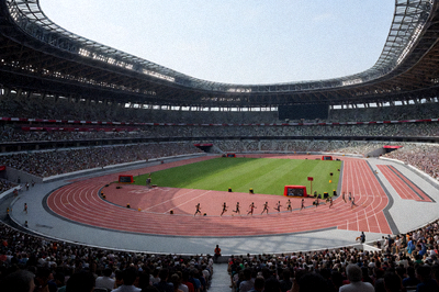奥运会主体育场内的田径赛事现场全景